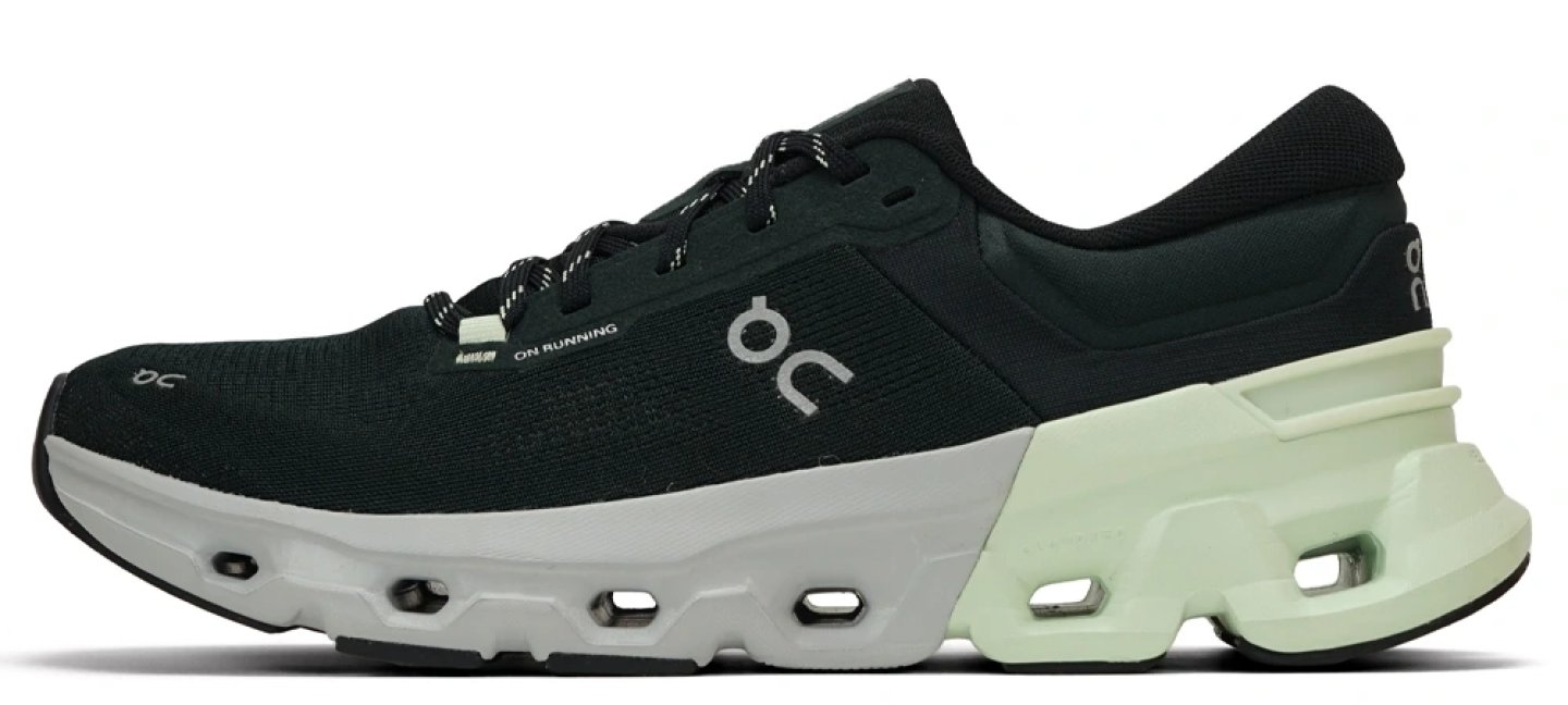 On Cloudflyer 5 running shoe in black and mint, lateral view showing CloudTec midsole pods and mesh upper