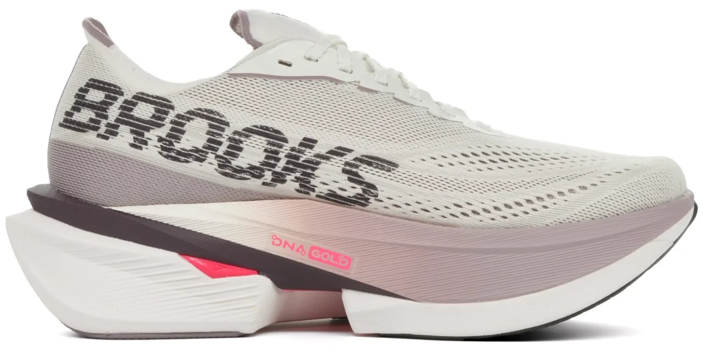 Brooks Hyperion Max 4 2 running shoe in white and mauve with DNA Gold midsole and pink accent detail, lateral view