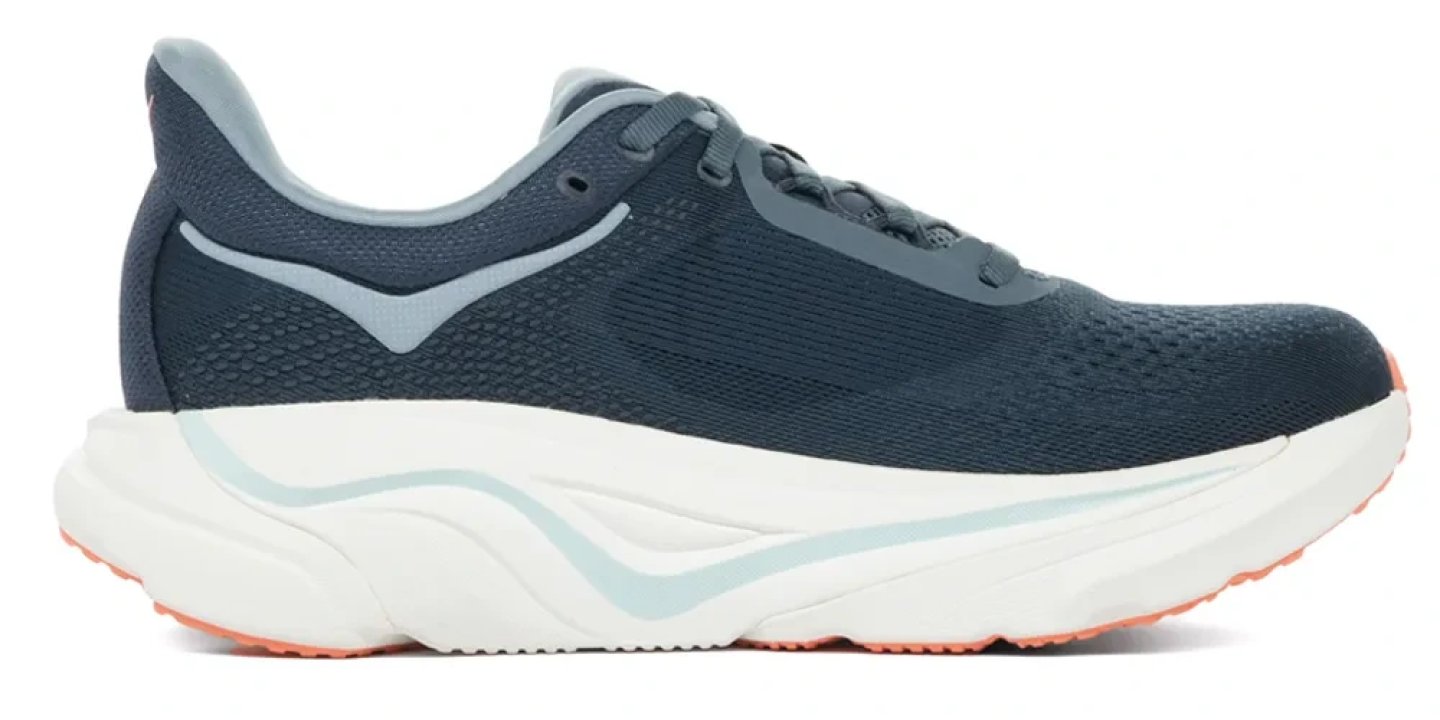 Hoka Arahi 9 running shoe in navy blue with white midsole and coral outsole, lateral side view
