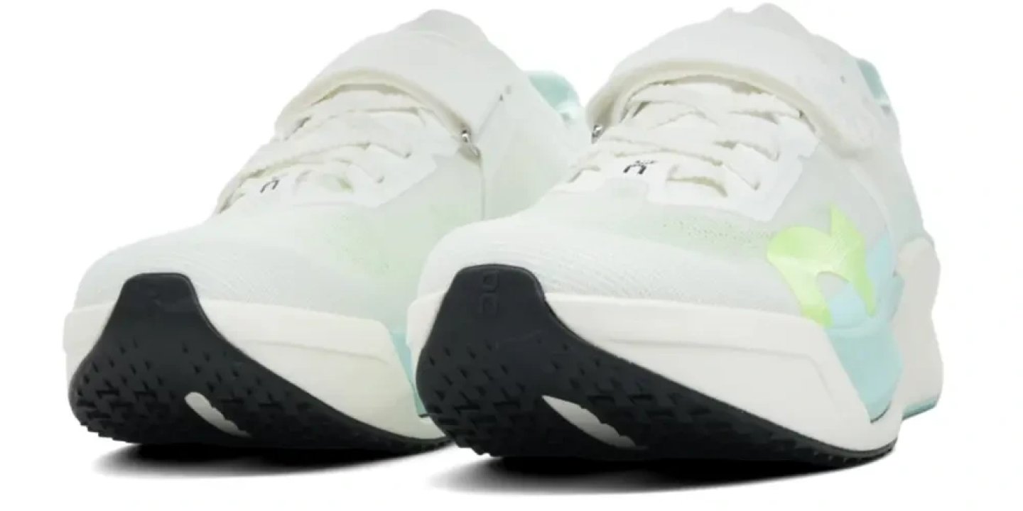On Cloud X Tempo Pro running shoes in white with mint and lime accents, black outsole, front three-quarter view